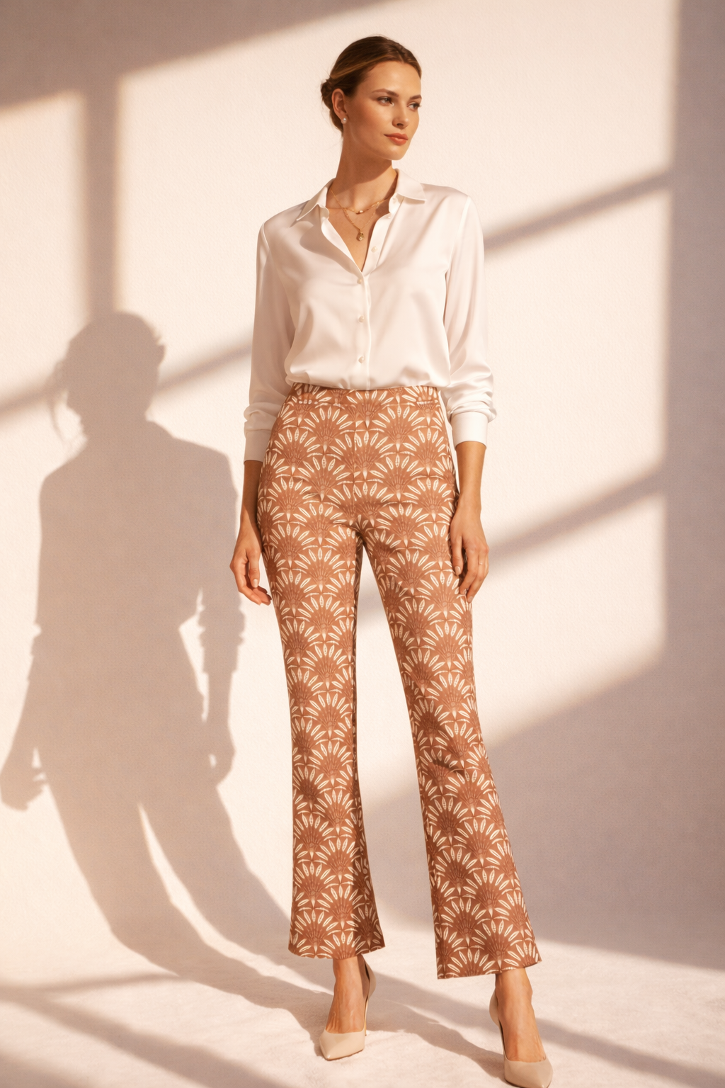 Hose „Cindy Fächermuster“ Tabakbraun | Weiß