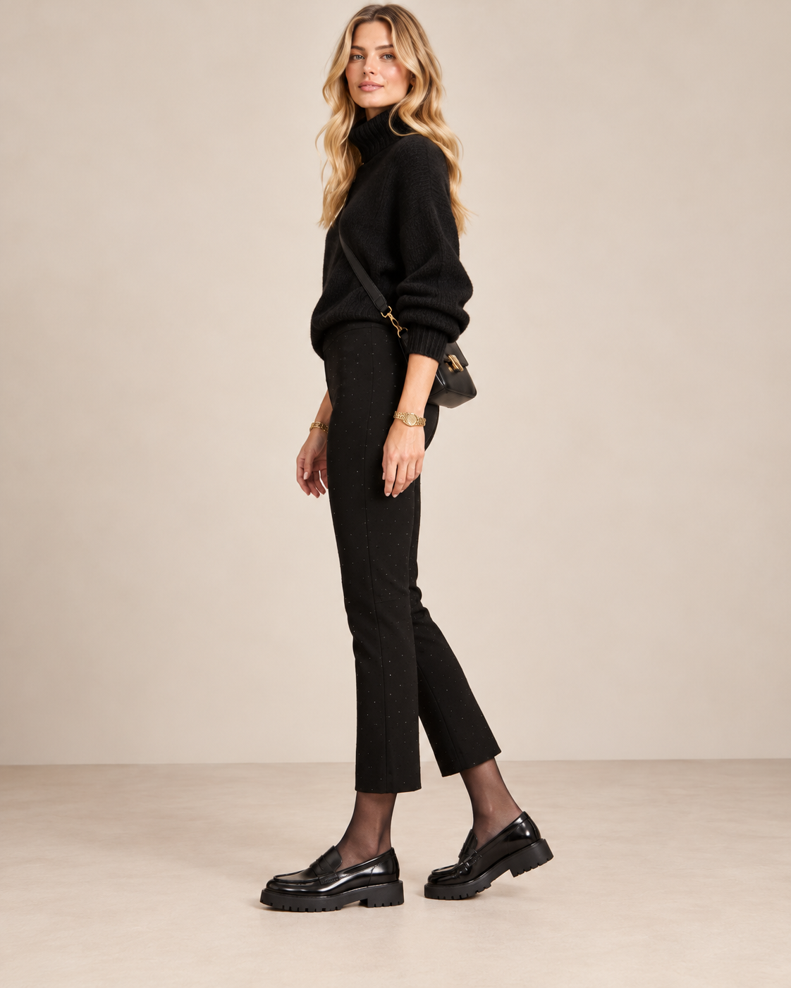 SEDUCTIVE / GLAMOURÖSER KOMFORT: DIE SCHLUPFHOSE „CINDY“ SCHWARZ / Seitenansicht