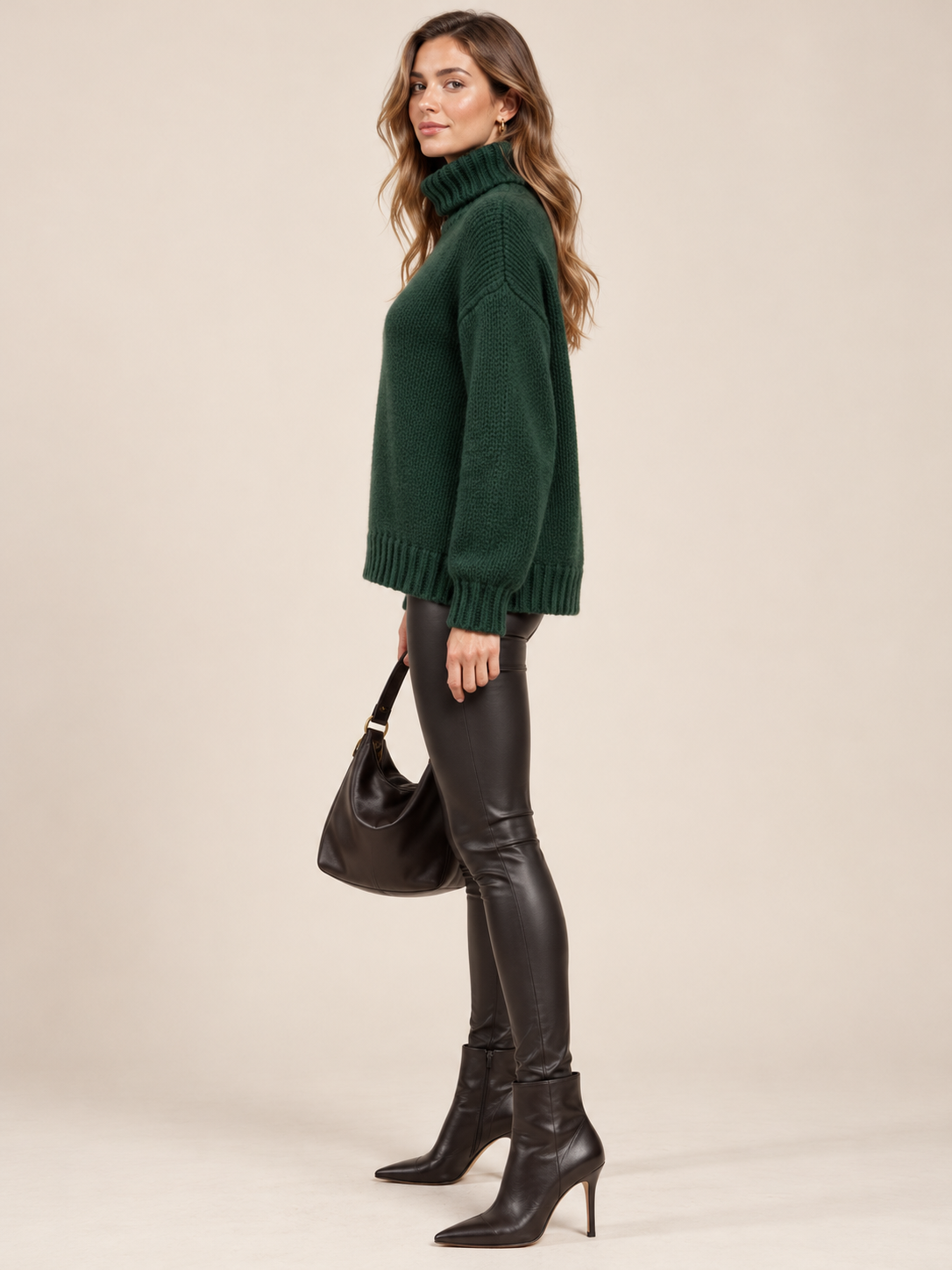 PURER LUXUS ZUM REINKUSCHELN: DER CASHMERE-PULLOVER „GABRIELLE“ VON SIMONE BRUNS / Seitenansicht