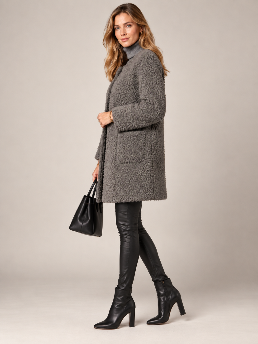 Vittoria Bini / KUSCHELIGER TEDDYMANTEL „CURLY“ Grau / Seitenansicht
